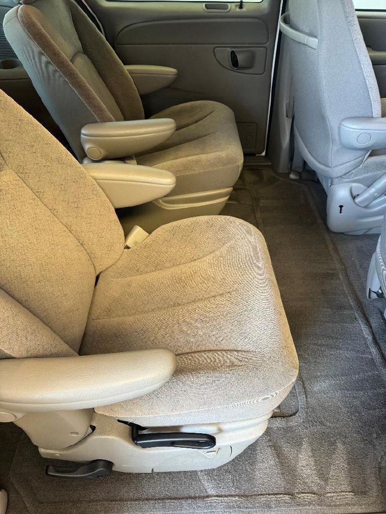 Dodge Caravan SE 2003