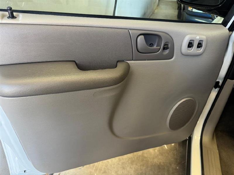 Dodge Caravan SE 2003