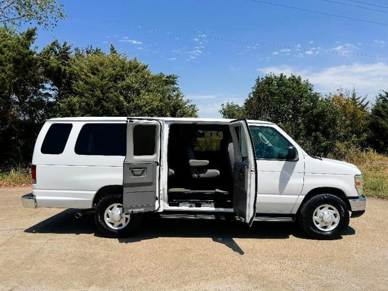 Ford Econoline E-350 XLT Super Duty Extended 2008