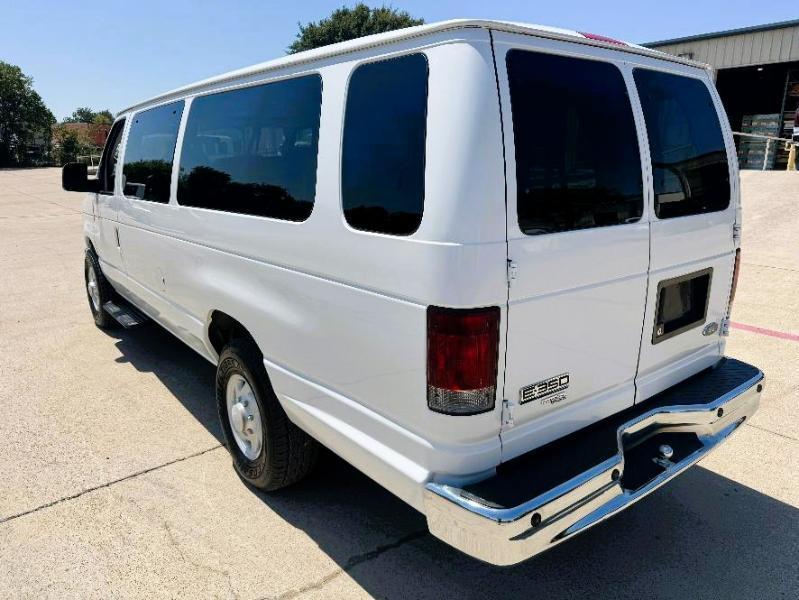 Ford Econoline E-350 XLT Super Duty Extended 2008