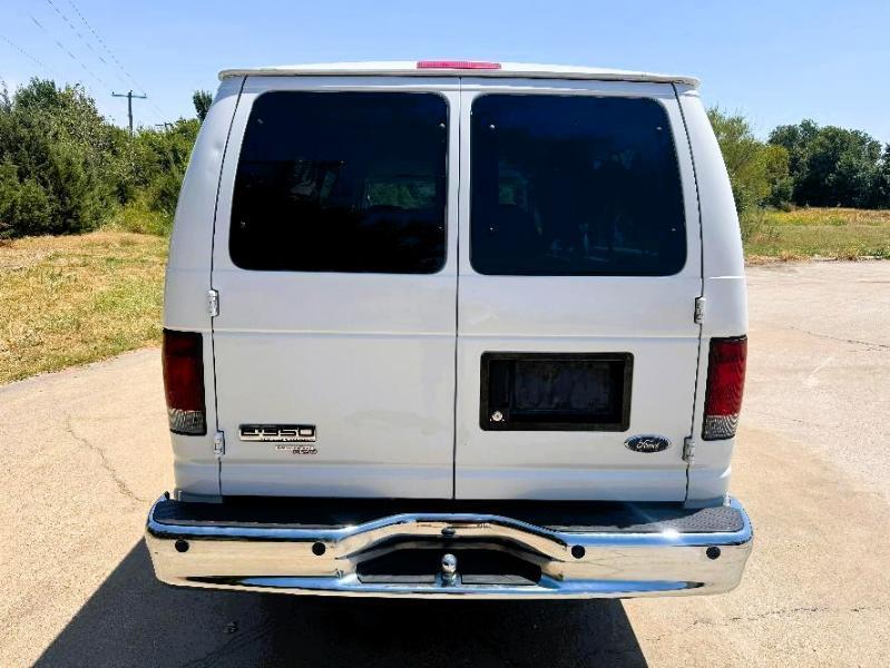 Ford Econoline E-350 XLT Super Duty Extended 2008