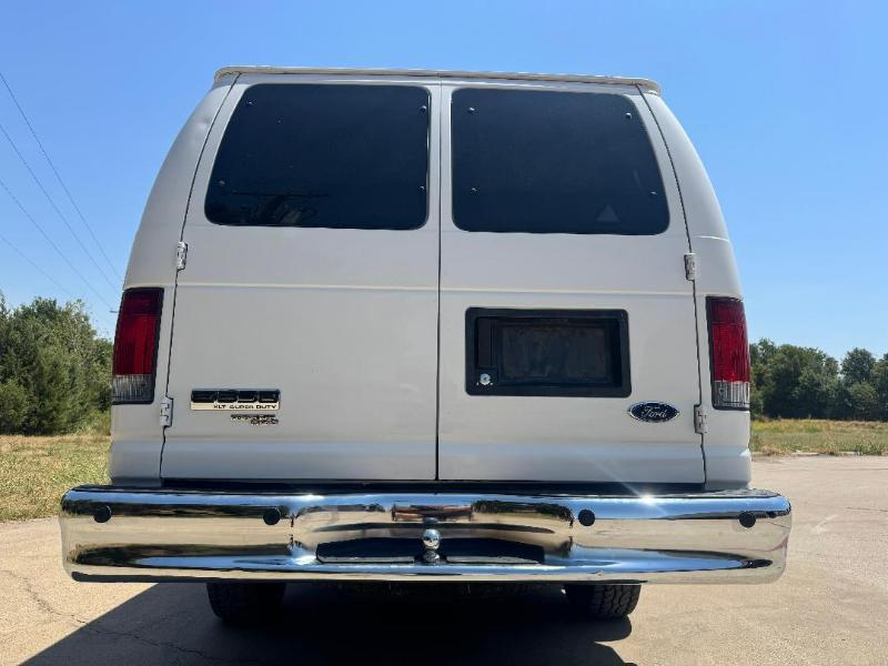 Ford Econoline E-350 XLT Super Duty Extended 2008