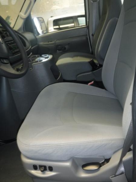 Ford Econoline E-350 XLT Super Duty Extended 2008