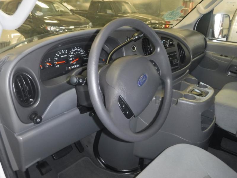 Ford Econoline E-350 XLT Super Duty Extended 2008
