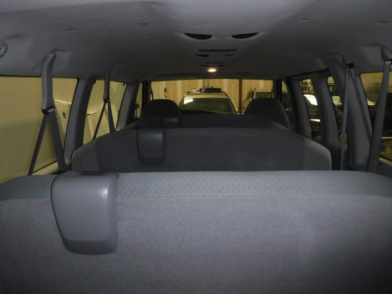 Ford Econoline E-350 XLT Super Duty Extended 2008