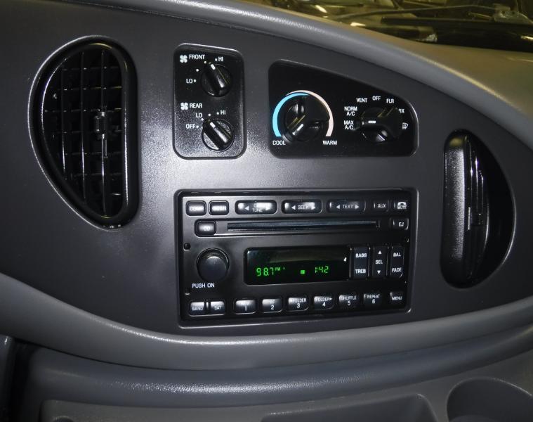 Ford Econoline E-350 XLT Super Duty Extended 2008