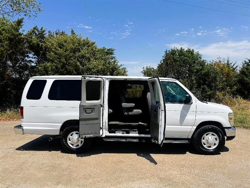 Ford Econoline E-350 XLT Super Duty Extended 2008