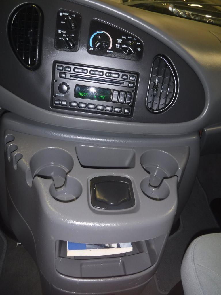 Ford Econoline E-350 XLT Super Duty Extended 2008