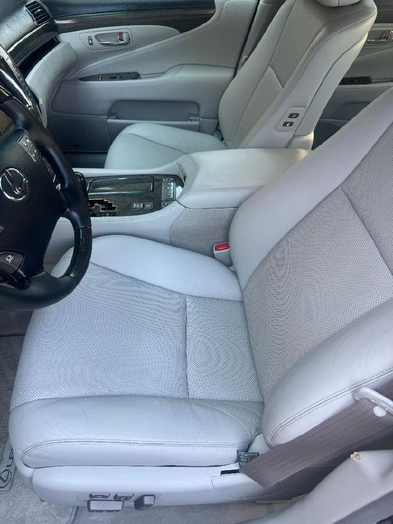 Lexus LS 460 Luxury Sedan 2008