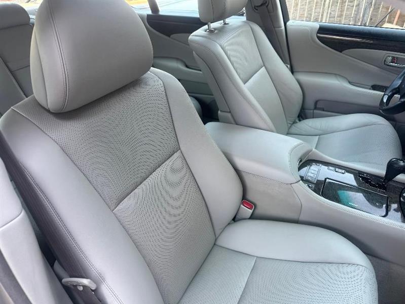 Lexus LS 460 Luxury Sedan 2008