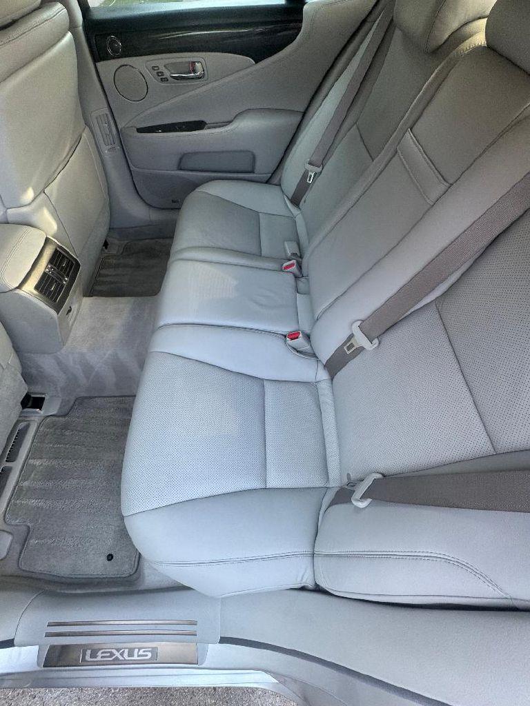 Lexus LS 460 Luxury Sedan 2008