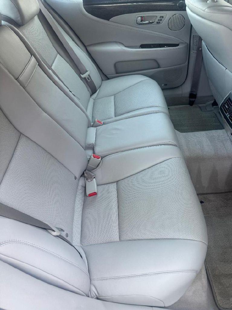 Lexus LS 460 Luxury Sedan 2008
