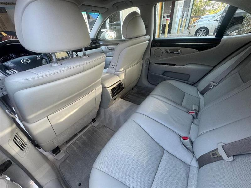Lexus LS 460 Luxury Sedan 2008