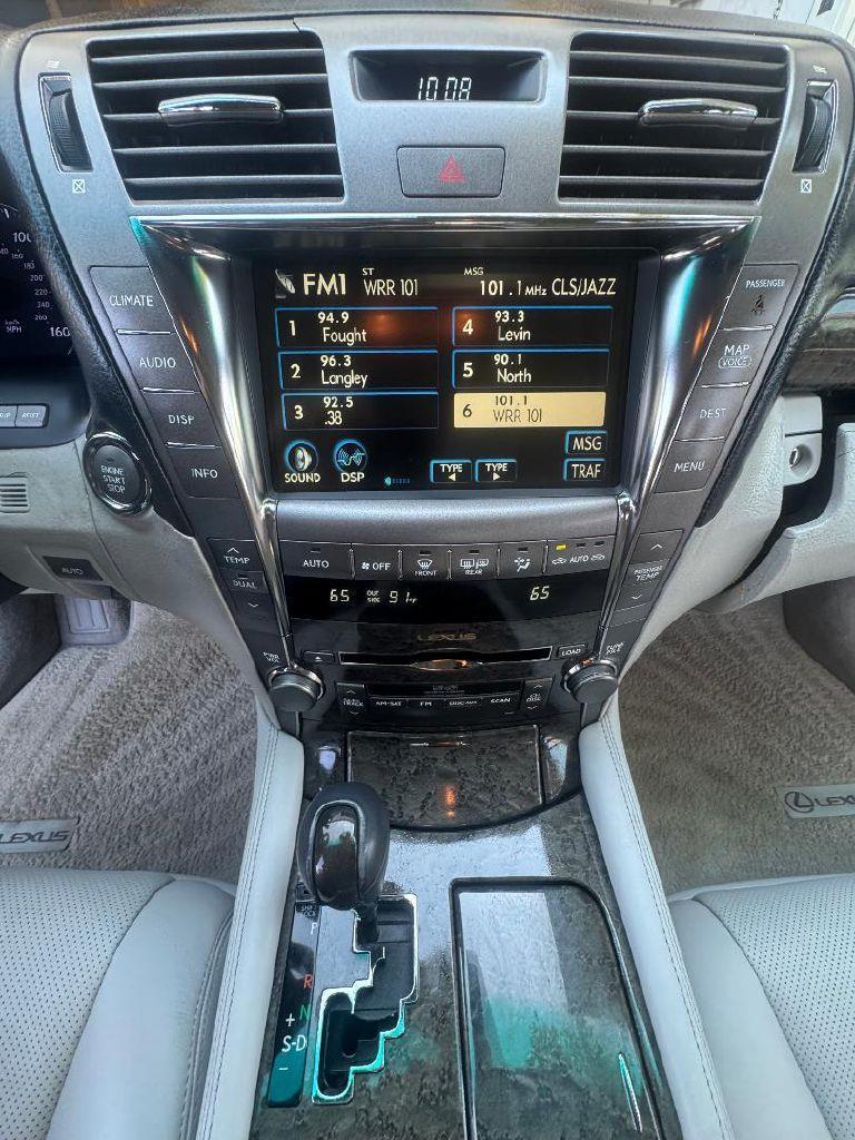 Lexus LS 460 Luxury Sedan 2008