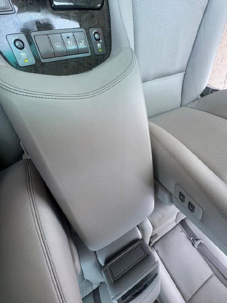 Lexus LS 460 Luxury Sedan 2008