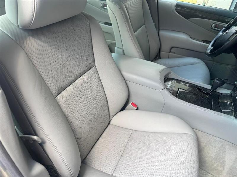 Lexus LS 460 Luxury Sedan 2008
