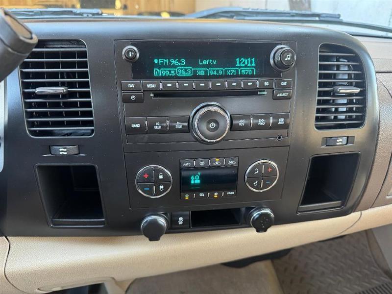 GMC Sierra 1500 SLE Crew Cab 2WD 2013