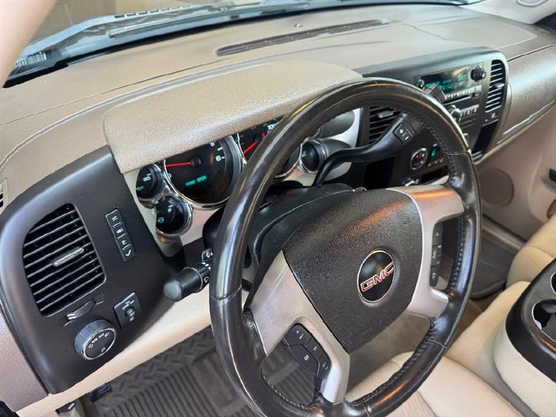 GMC Sierra 1500 SLE Crew Cab 2WD 2013