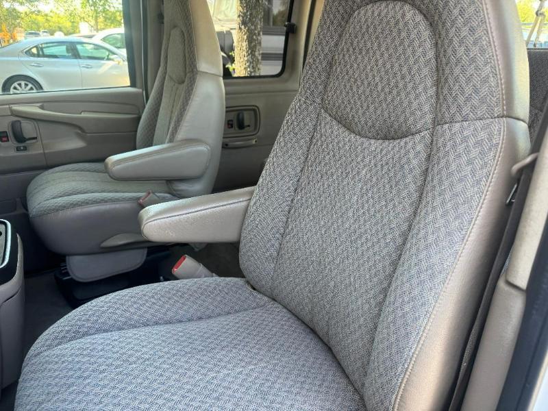 GMC Savana G3500 Extended 2006