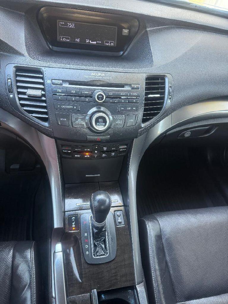 Acura TSX 5-speed AT 2012