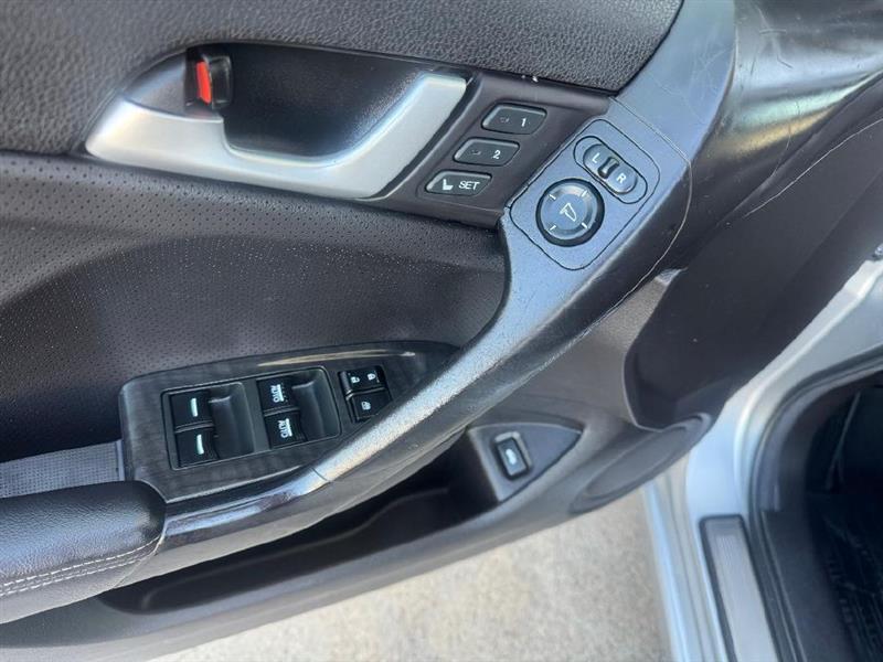 Acura TSX 5-speed AT 2012