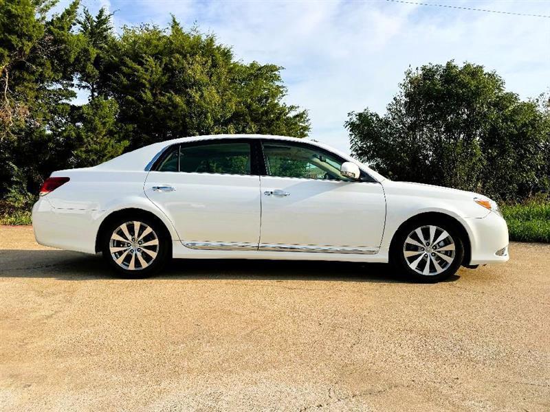 Toyota Avalon Limited 2011