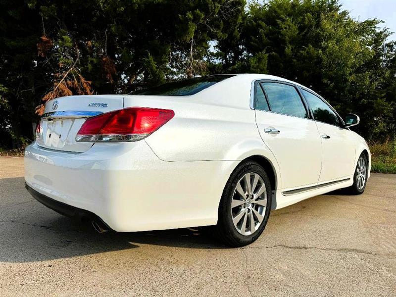 Toyota Avalon Limited 2011