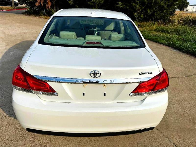 Toyota Avalon Limited 2011