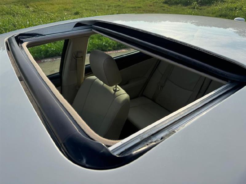 Toyota Avalon Limited 2011