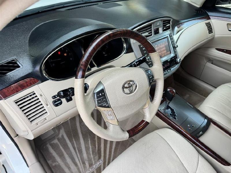 Toyota Avalon Limited 2011