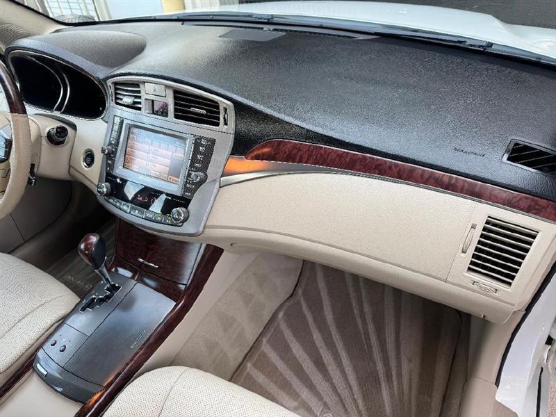 Toyota Avalon Limited 2011