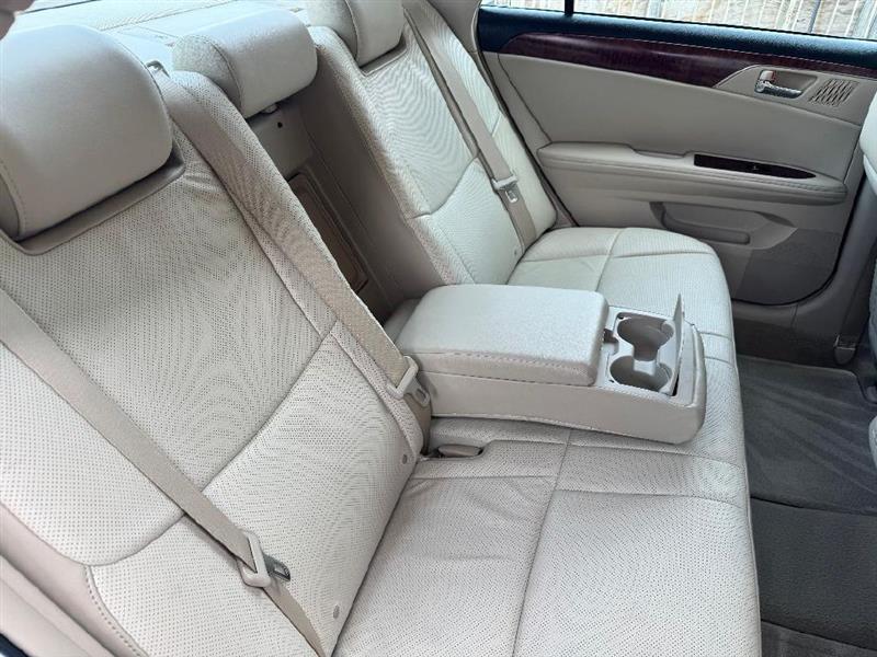 Toyota Avalon Limited 2011
