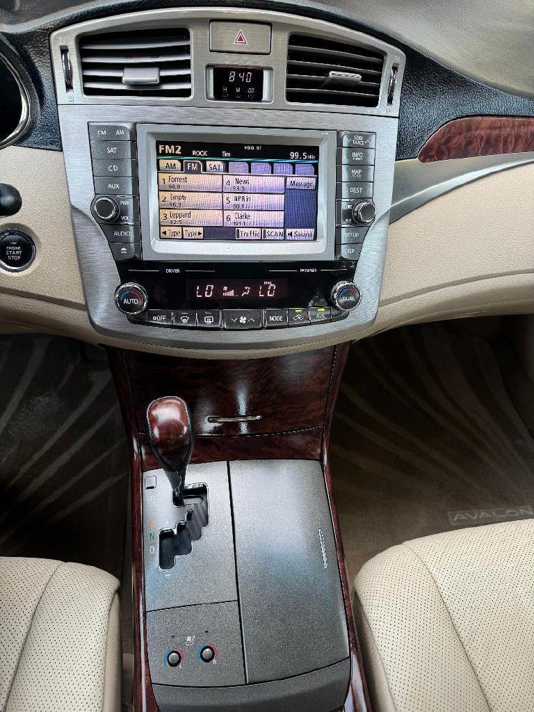 Toyota Avalon Limited 2011