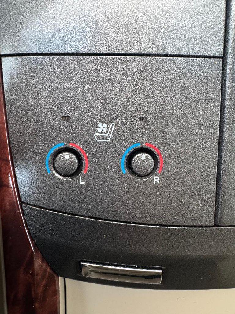 Toyota Avalon Limited 2011
