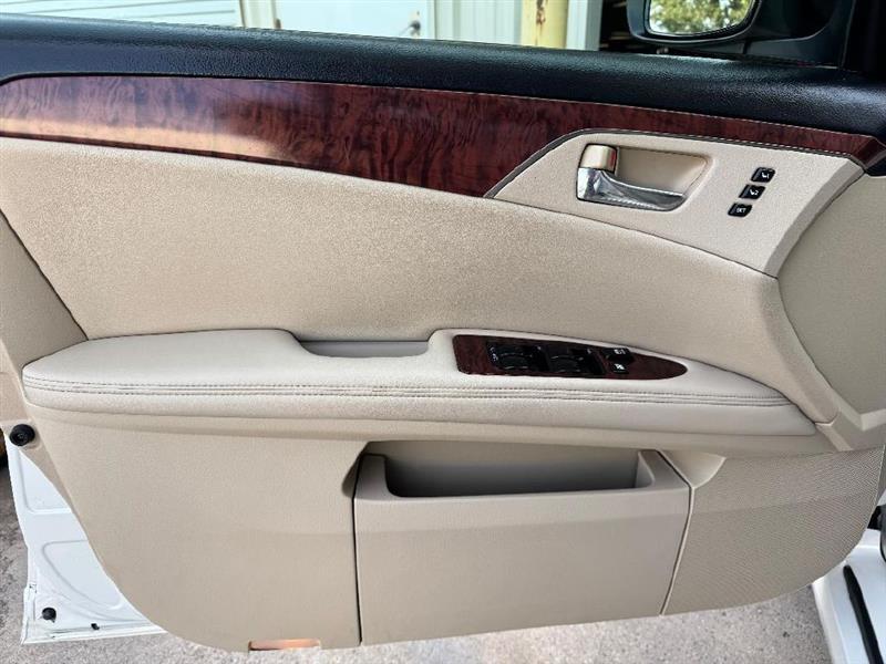 Toyota Avalon Limited 2011