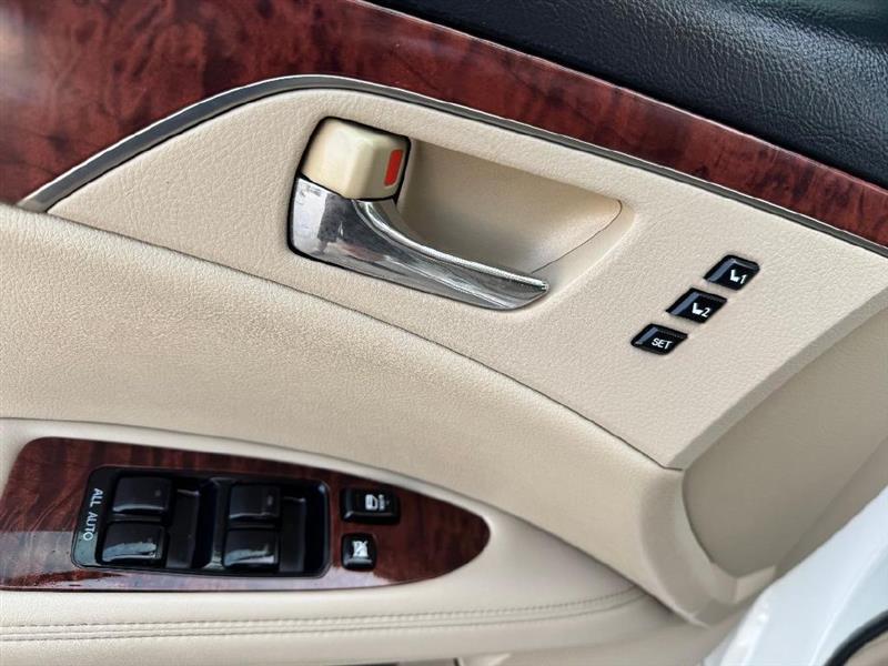 Toyota Avalon Limited 2011