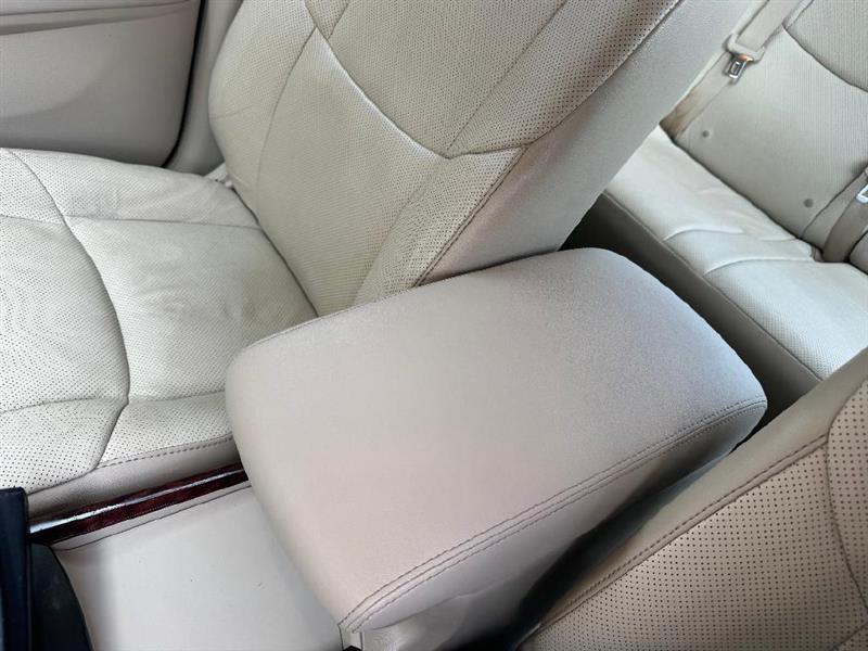 Toyota Avalon Limited 2011