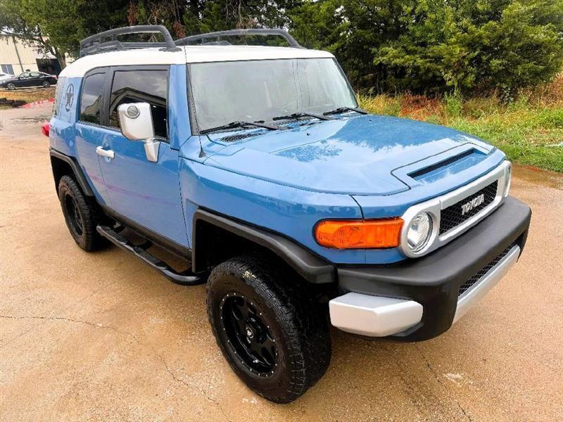 Toyota FJ Cruiser 4WD AT 2013
