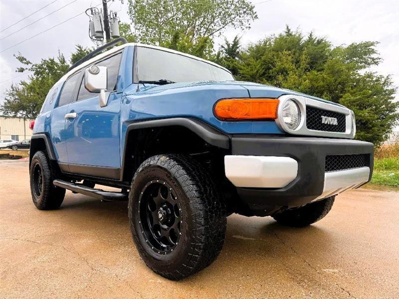 Toyota FJ Cruiser 4WD AT 2013