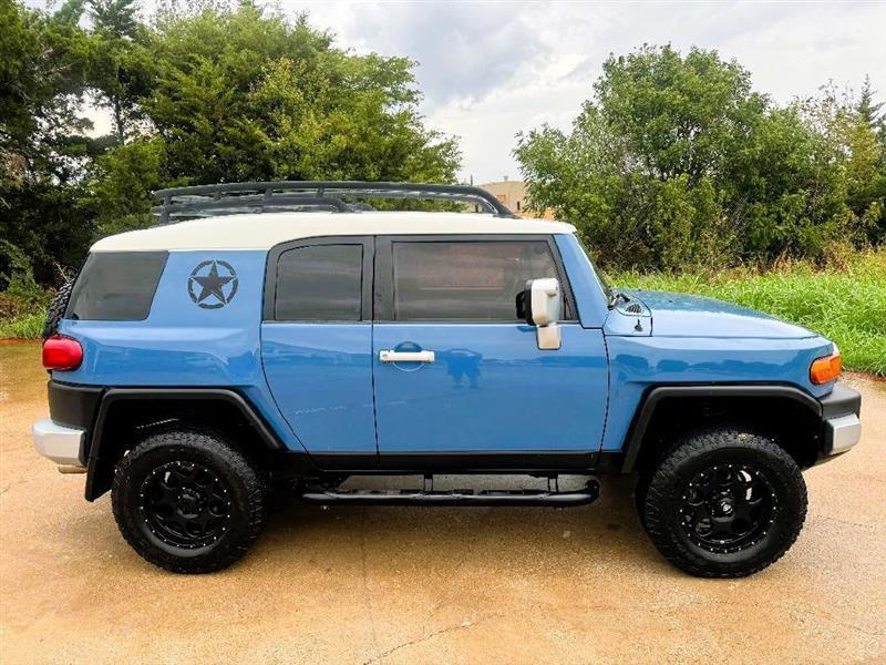 Toyota FJ Cruiser 4WD AT 2013