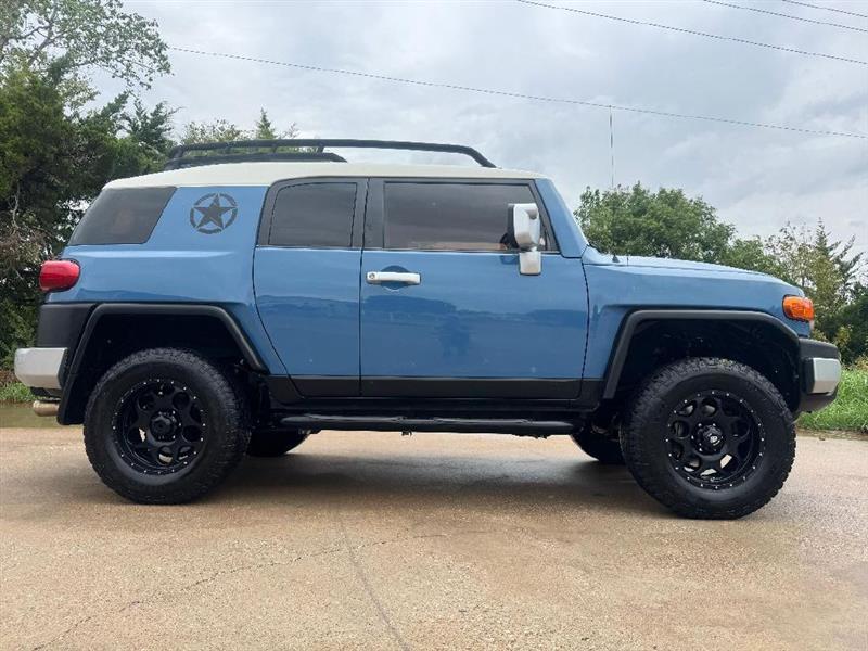 Toyota FJ Cruiser 4WD AT 2013