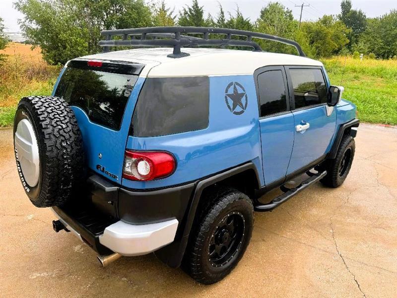 Toyota FJ Cruiser 4WD AT 2013
