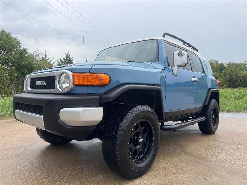 Toyota FJ Cruiser 4WD AT 2013