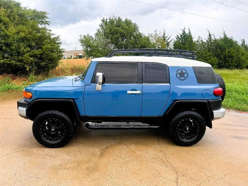 Toyota FJ Cruiser 4WD AT 2013