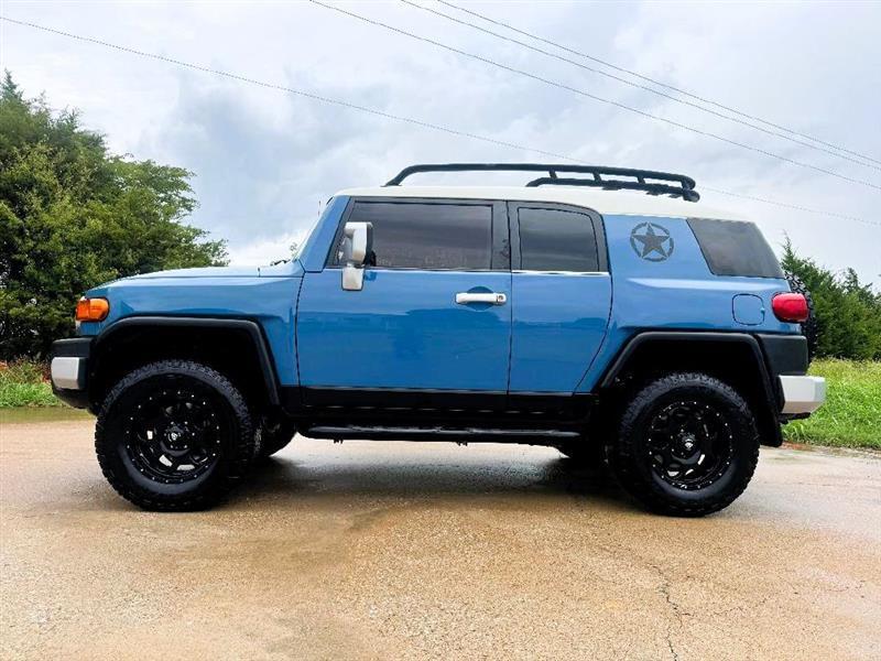 Toyota FJ Cruiser 4WD AT 2013