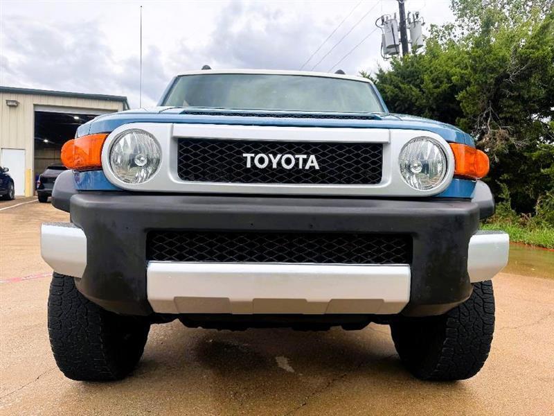 Toyota FJ Cruiser 4WD AT 2013