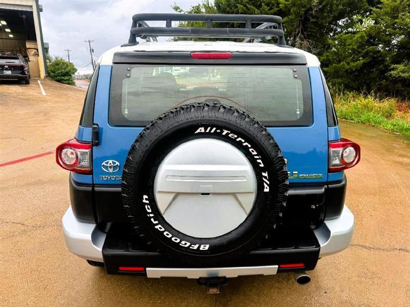 Toyota FJ Cruiser 4WD AT 2013