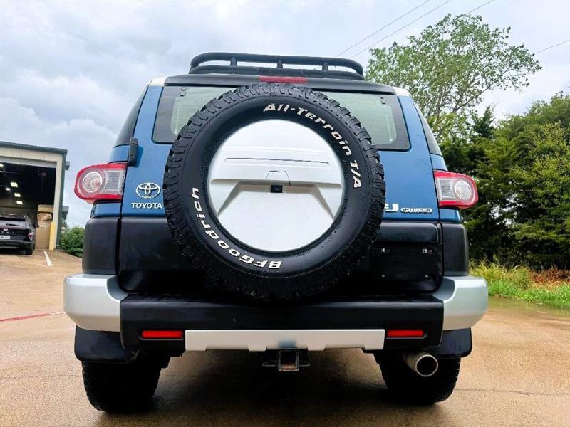 Toyota FJ Cruiser 4WD AT 2013
