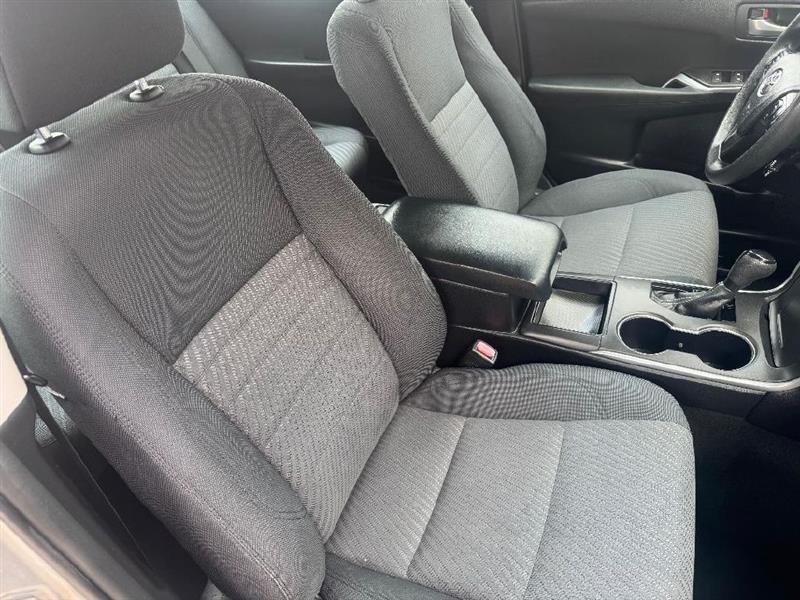 2015 Toyota Camry LE - Photo 6