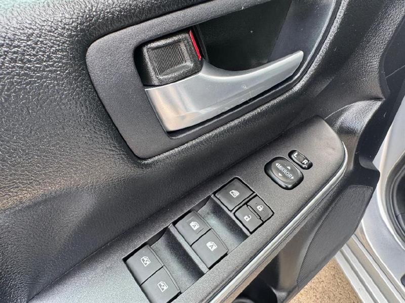 2015 Toyota Camry LE - Photo 17